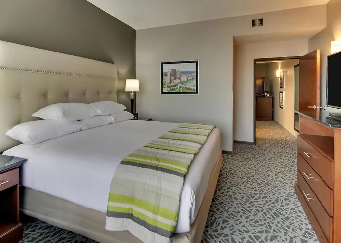 Drury Inn & Suites Cleveland Beachwood