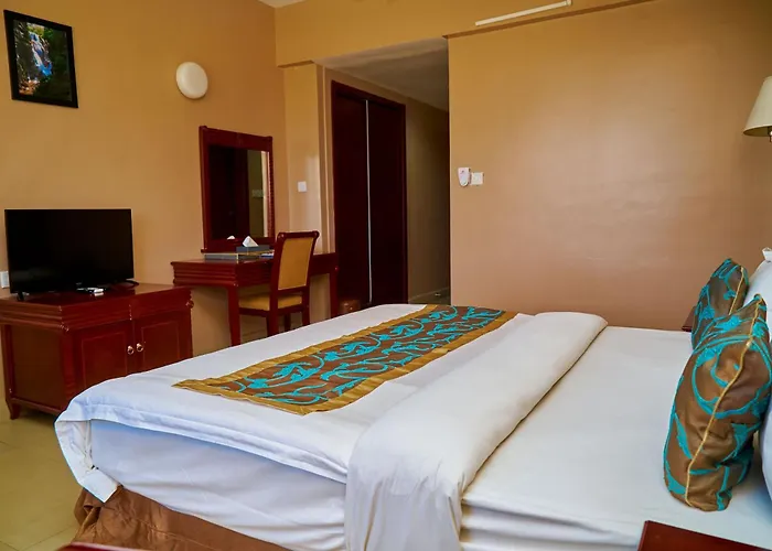 Luwa Evergreen Hotel