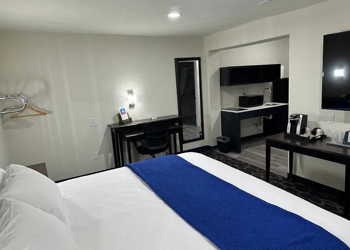 Lakeside Inn And Suites