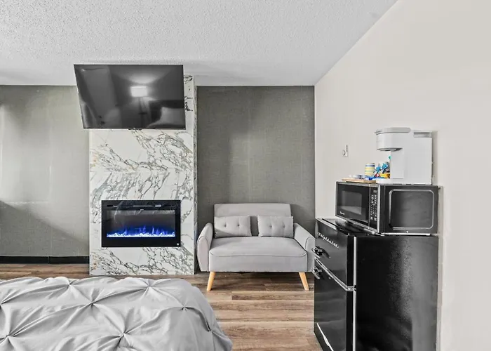 King Bed In Lux Boutique Hotel