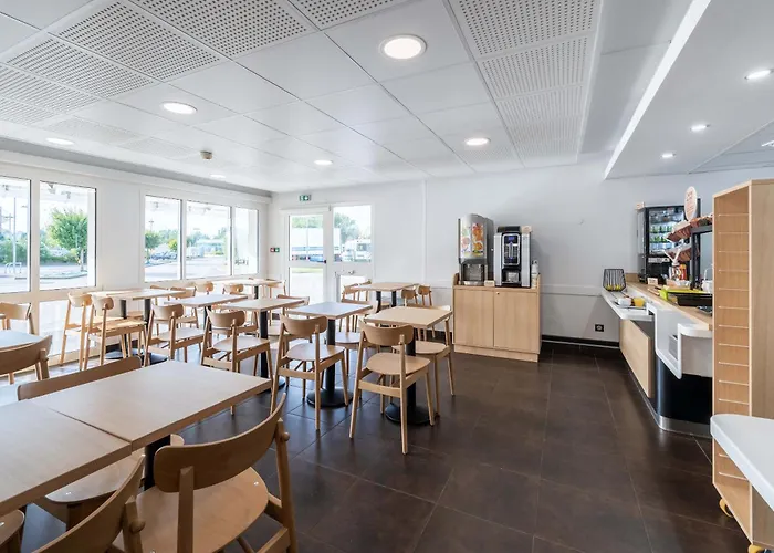 B&B HOTEL Calais Terminal Cité Europe 2 étoiles