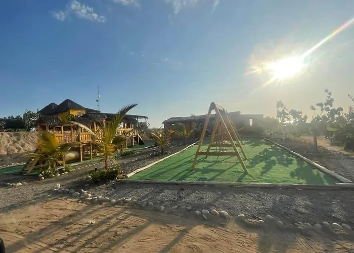 Bungalows frente al mar en playa Wakama