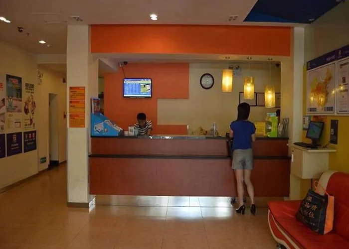 7 Days Inn Meizhou Jiangnan Kedu Commercial Plaza