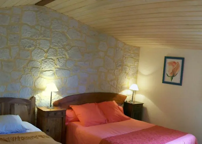Auberge De Castel-Merle