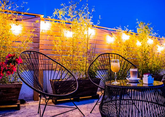 Romance City Hotel