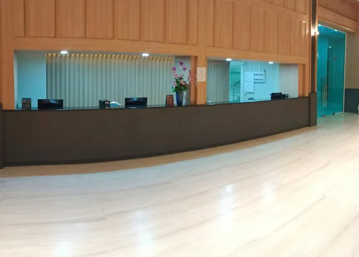 Mayflower Grande Suite Hotel