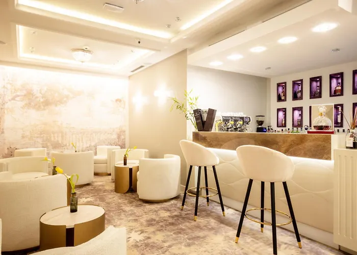 Tresor Le Palais Timisoara, Curio Collection By Hilton