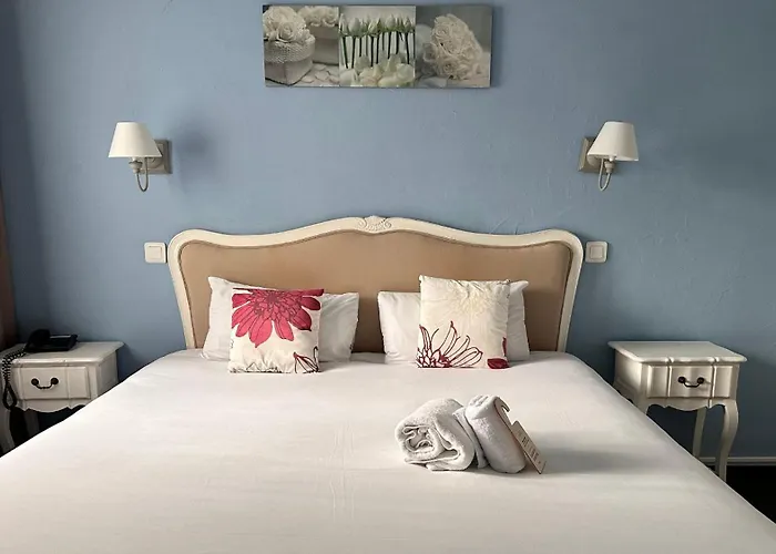 Cit'Hotel Le Chalet Lyrique