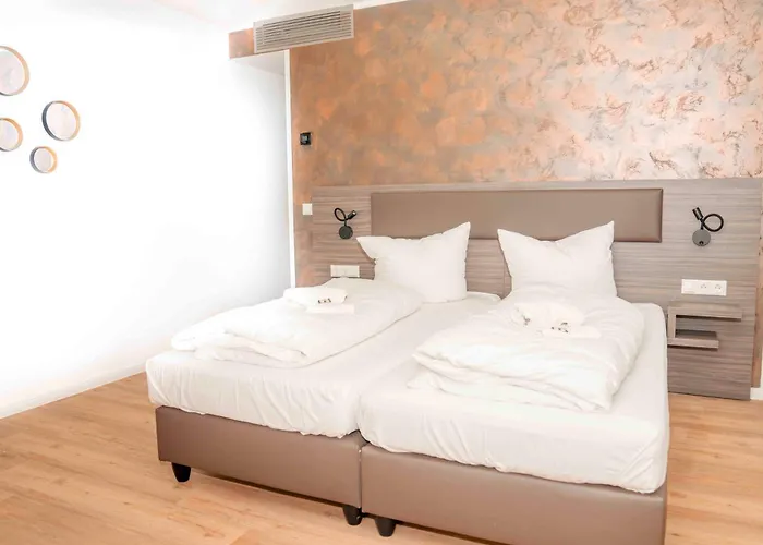 Central Hotel & Lounge Adult Only
