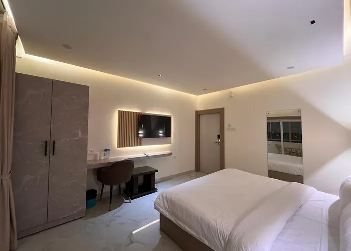 Spruce Hill Hotel & Restro