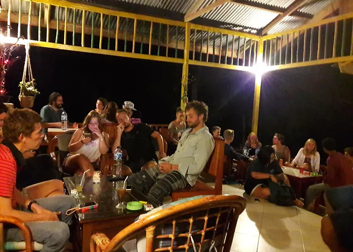 Olala Bungalows And Restaurant