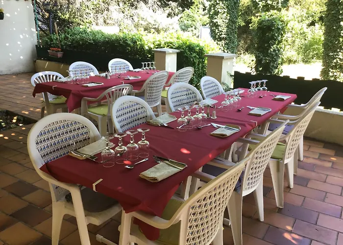 Logis Hotel Des Voyageurs Restaurant La Bonne Tabl'Hay