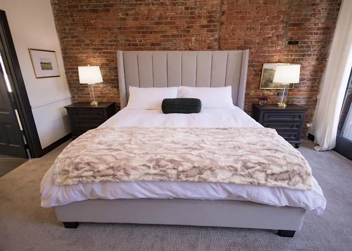 Speakeasy King Suite