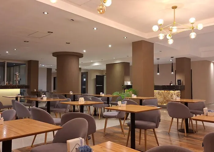 Hotel Alvarado Suites