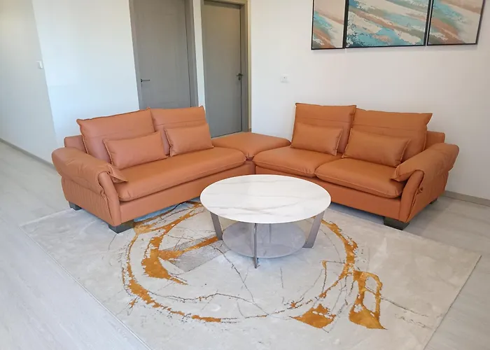Hibiscus Suites And Residences