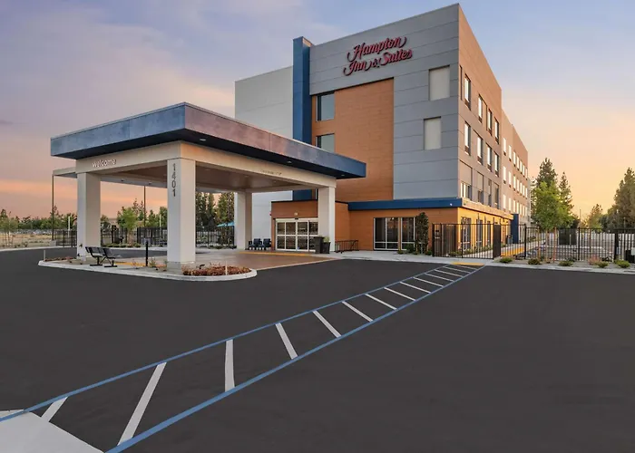 Hampton Inn & Suites Bakersfield Central