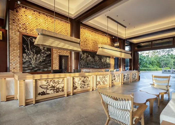 Grand Mercure & Spa Sanya Yalong Bay - Huayu Resort Hotel Enjoy A 20-Minute Massage Session