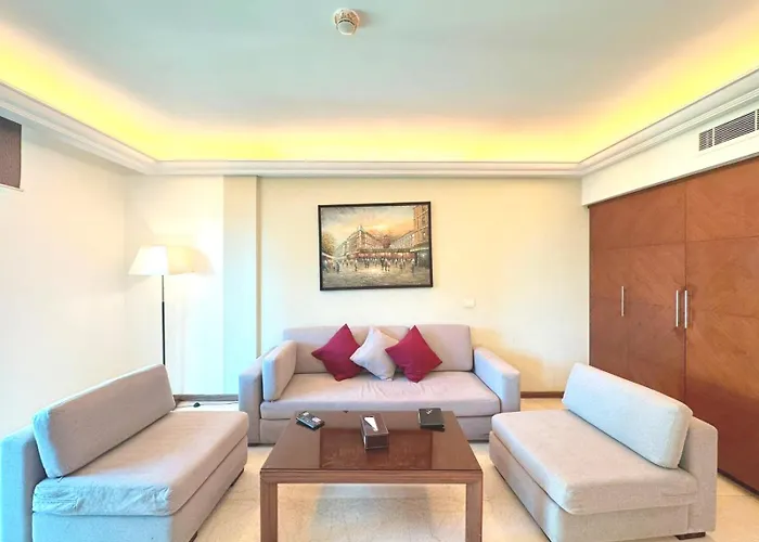 King Suites Hotel