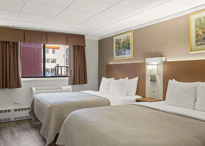 Quality Inn & Suites Green Bay Downtown