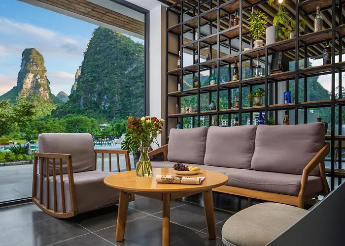 Yangshuo 1Q84 Tree Hotel