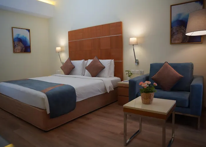 Golden Tulip Muscat