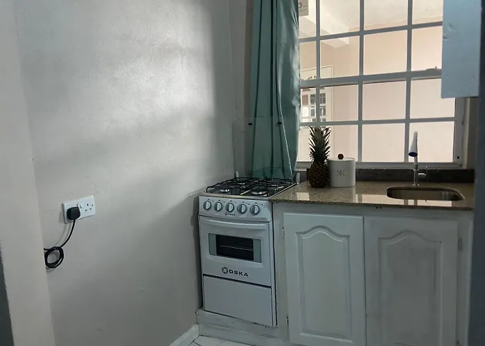 Bay Heights Escape Aparthotel