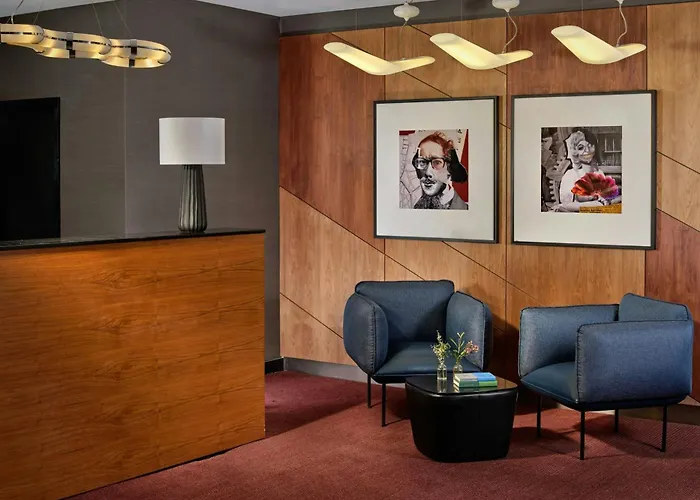 Montcalm East, Autograph Collection