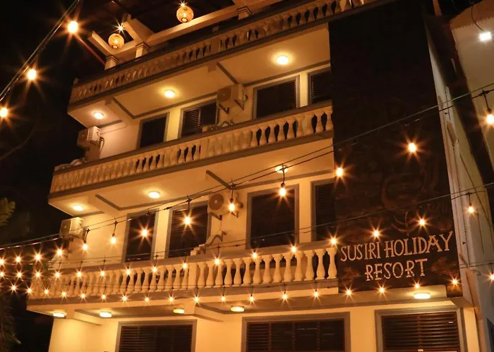 Crystal Wave Holiday Resort Polhena