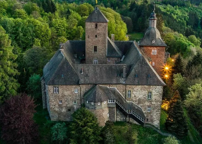 Hotel Und Restaurant Burg Schnellenberg