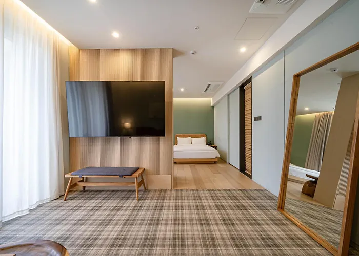 Hound Garden&Terrace Hotel