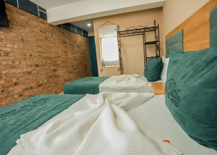Hasuni Tas Hotel