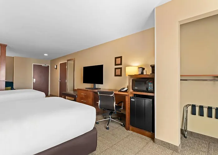 Comfort Inn & Suites Avera Southwest