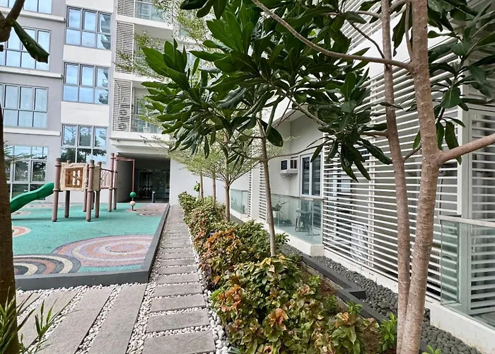 The Palladium - Modern Executive Studio