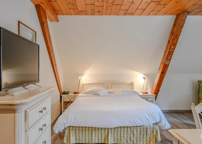 Logis Hotel Restaurant Le Faude