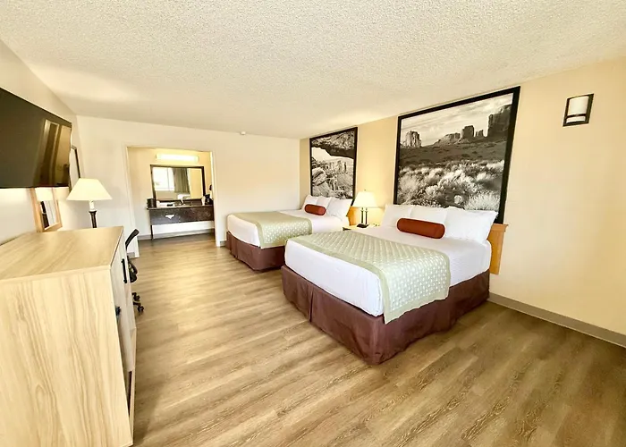 Super 8 By Wyndham Salina/Scenic Hills Area