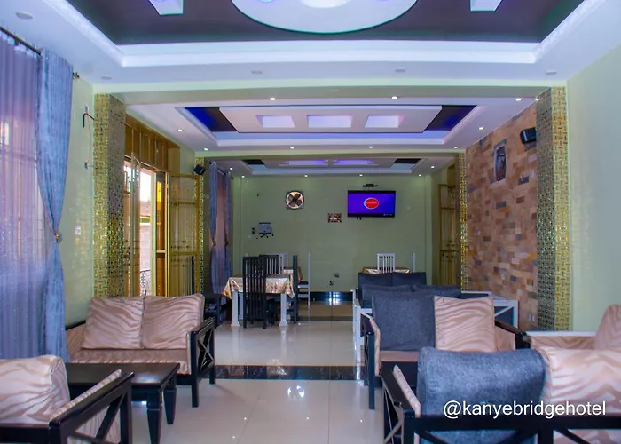 Kanye Bridge Hotel Jinja