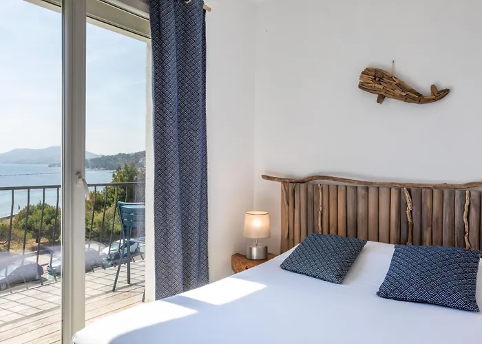 Hotel Almanarre Plage - Hotel Eco-Responsable Face A La Mer