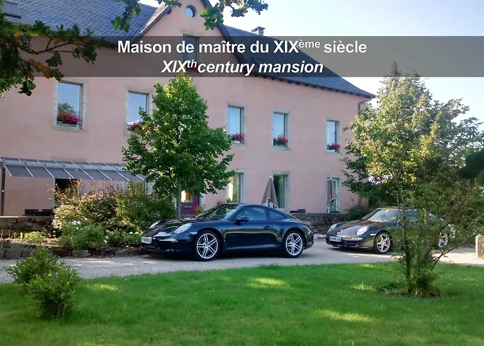 HÔTEL LA FERME DE BOURRAN - RODEZ - parking privé avec bornes pour voitures électriques