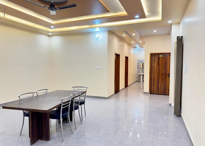 Hotel Shree Radha Raman
