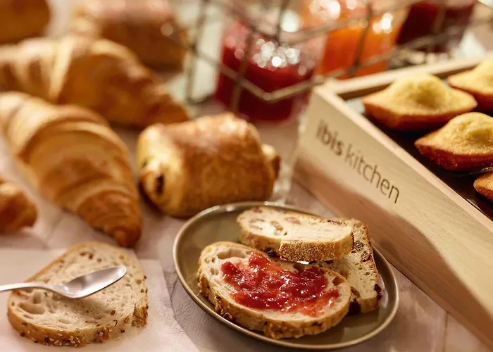Hotel Mermoz Paris Le Bourget