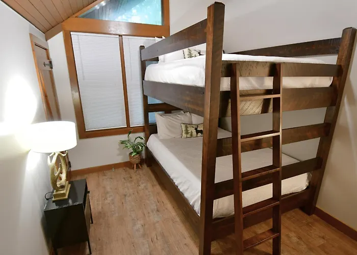 Abe Martin Lodge & Cabins