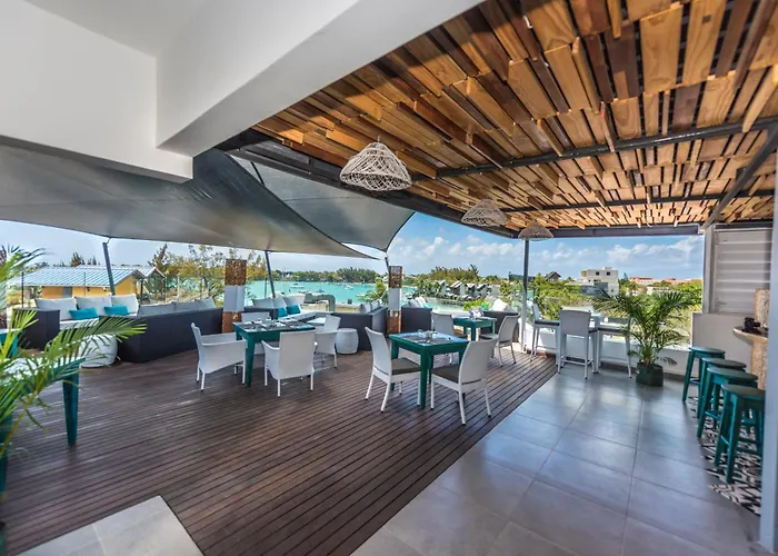 Azur Paradise Hotel&Rooftop Bar