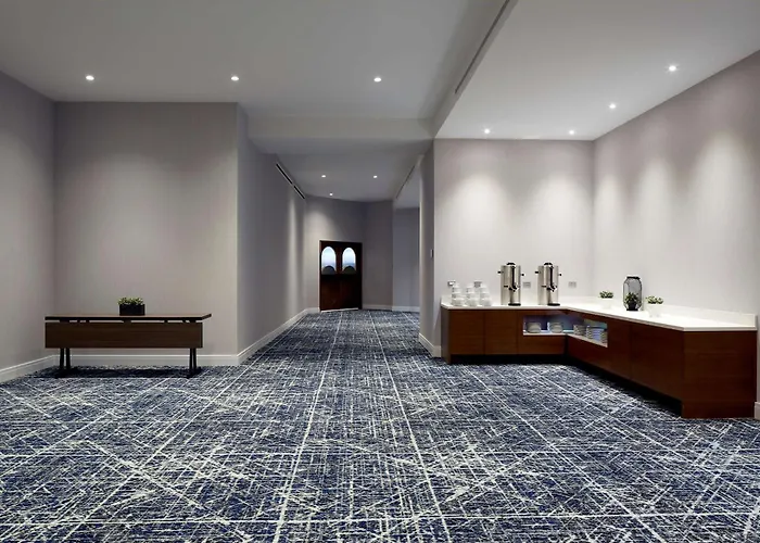 Doubletree By Hilton Montreal