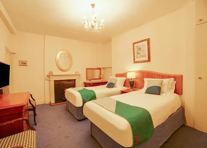 Oyo Bailbrook Lodge, Bath