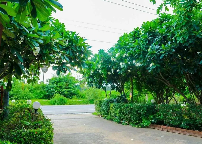 The Moon Resort Phetchaburi