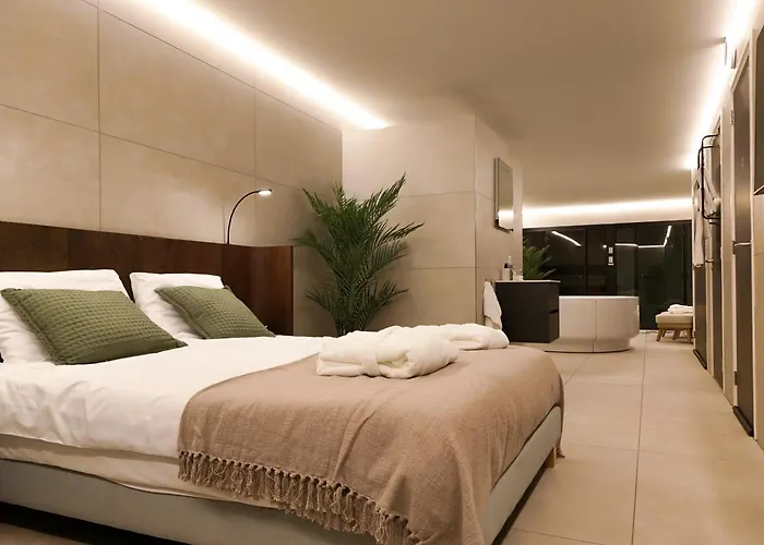Hike & Bike Hotel