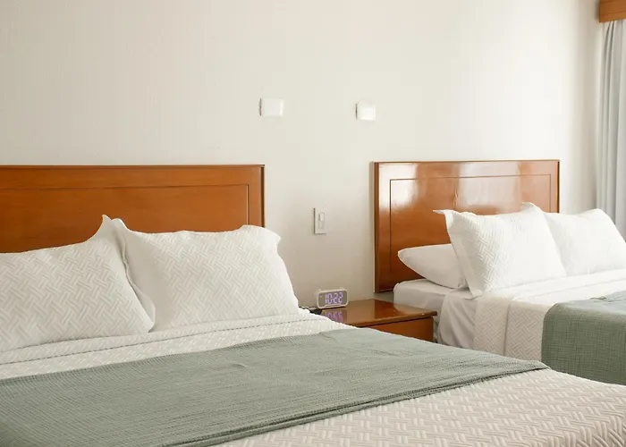 Costa Elegante Hotel & Suites
