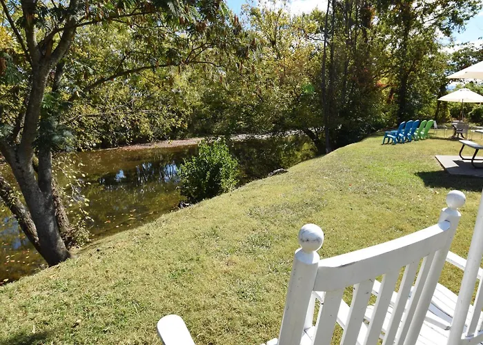 Arbors At Island Landing Hotel & Suites