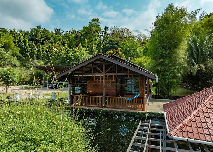 The Hawk'S Nest Resort