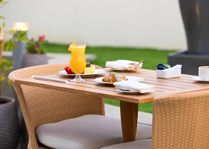 Al Manakha Rotana Madinah